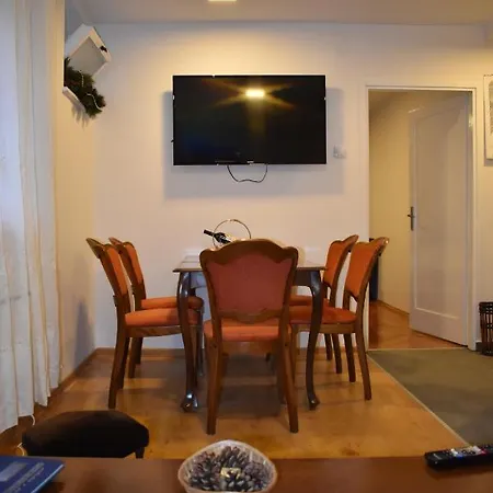 Apartment Apartman Plaza